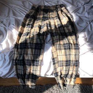 beige and black checkered cargo pants